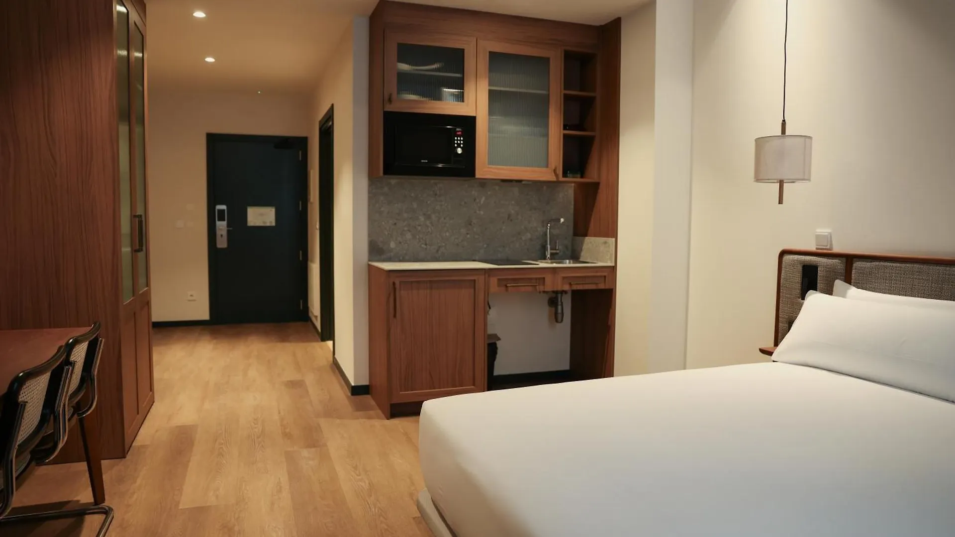 Batimont Suites & Apartments Bilbao 0*,