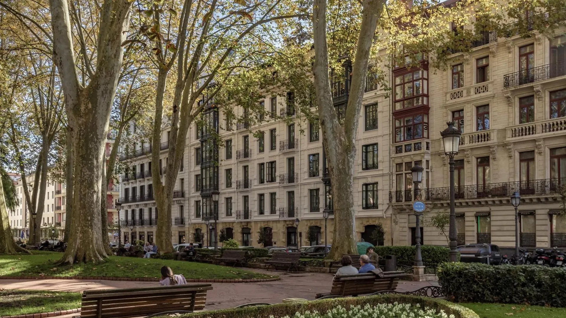 Batimont Suites & Apartments contacts